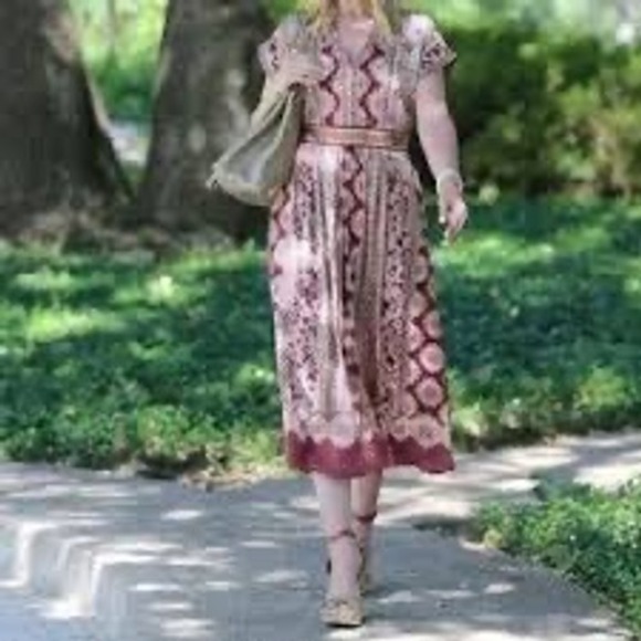 Gal Meets Glam Liza Foral Dress - Picture 3 of 15